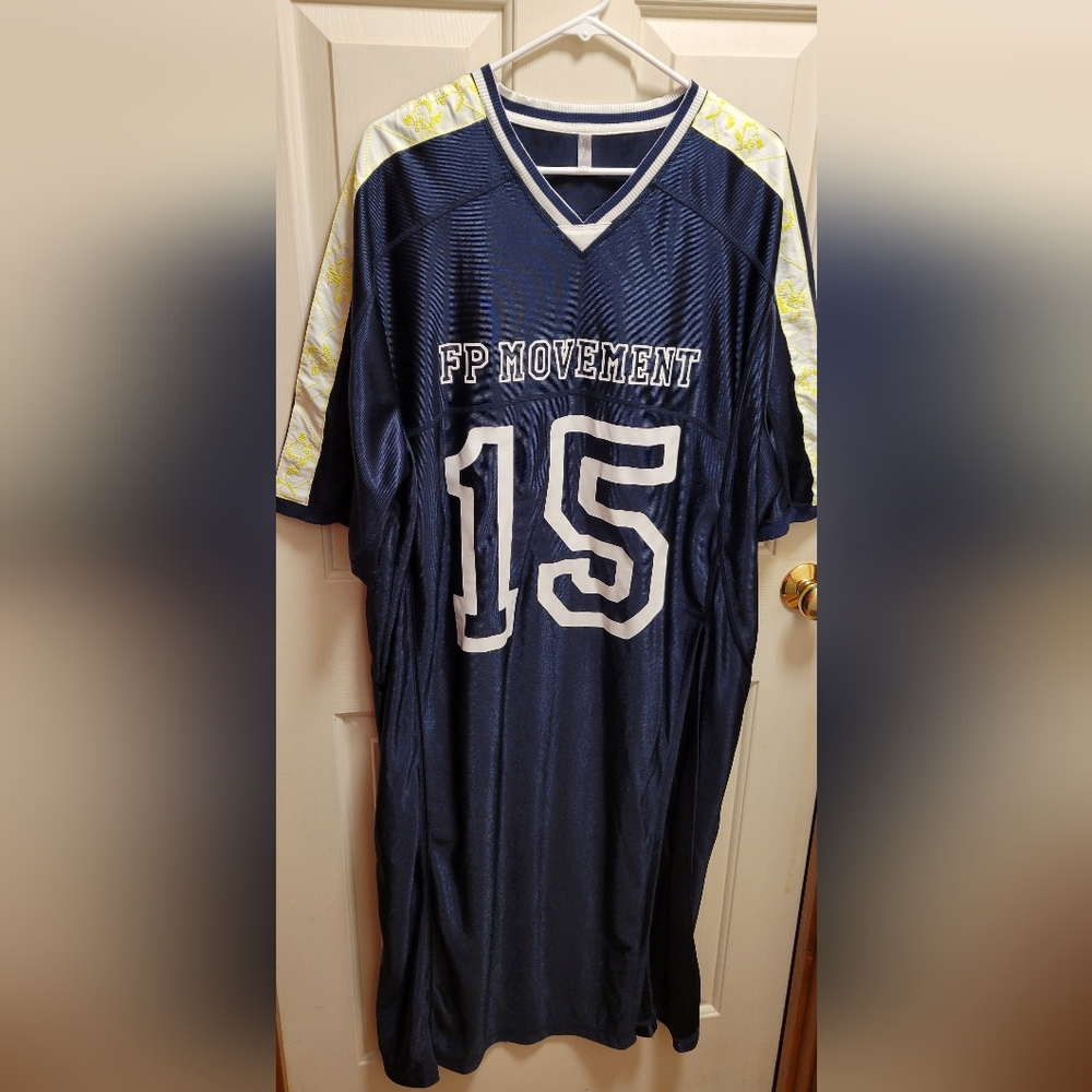 Free People Movement Happy Camper Tee Navy Sports Jersey NWOT - Picture 8 of 8